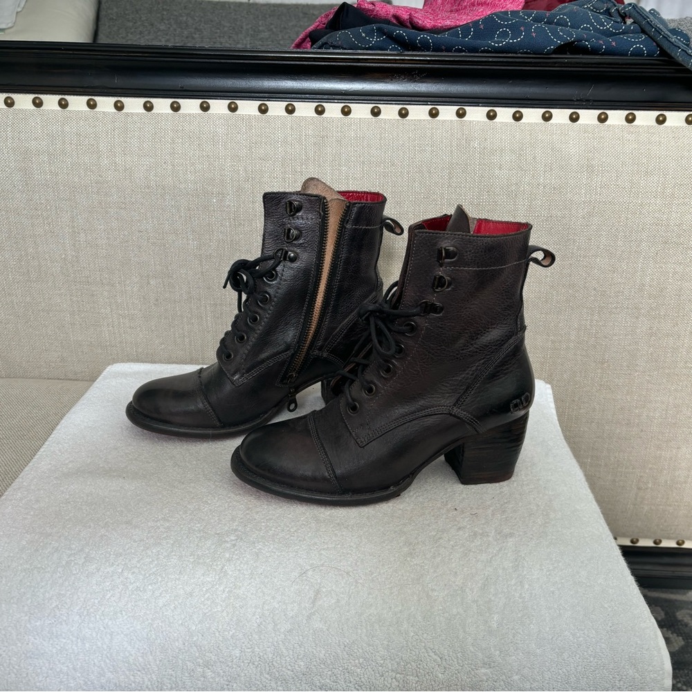 Bedsloe combat boots.